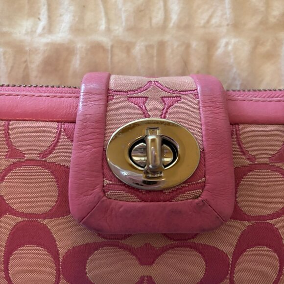 Vintage Authentic Coach Y2K Pink Signature Wallet - Picture 6 of 6